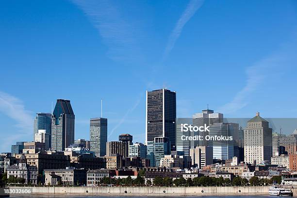 Paisaje De La Ciudad De Montreal En Verano Foto de stock y más banco de imágenes de Aire libre - Aire libre, Arquitectura exterior, Canadá