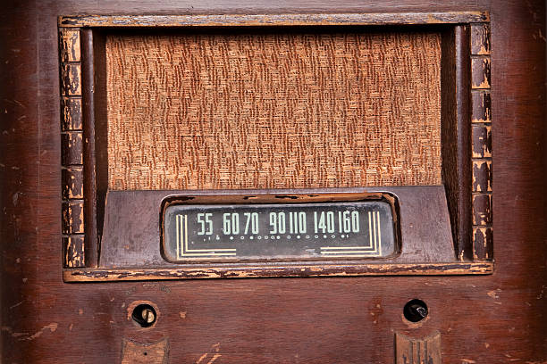 desactualizado tecnologia de comunicação - radio 1930s imagens e fotografias de stock