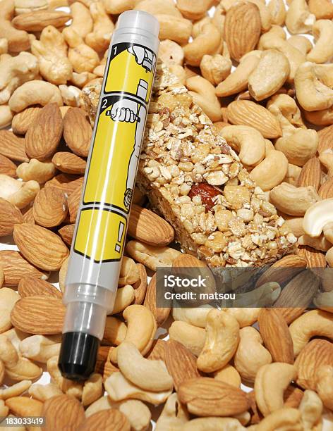 Epipen Per Allergia - Fotografie stock e altre immagini di Adrenalina - Adrenalina, Allergia, Cibo