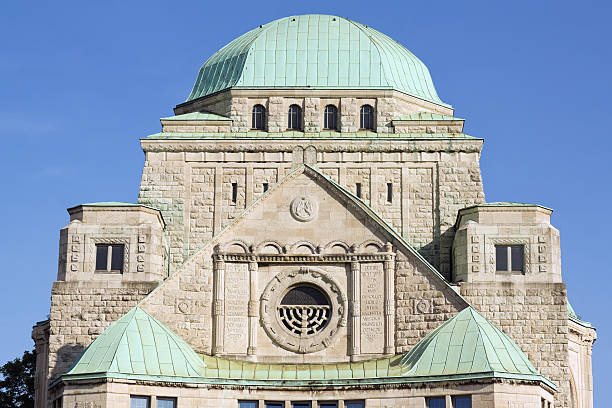 istock Old jewish synagogue in Essen 183033693