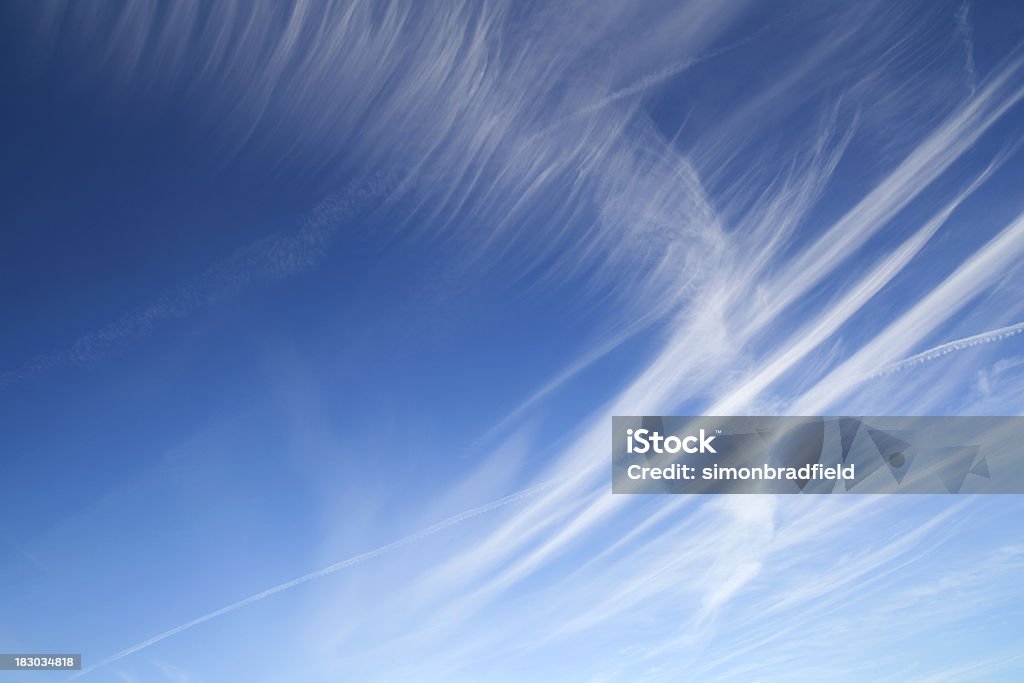 Blue Sky & Cirrus - Foto stock royalty-free di Panorama di nuvole