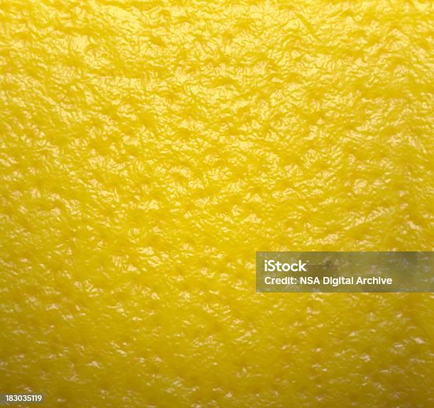 Buccia Di Limone Primo Piano - Immagini vettoriali stock e altre immagini di Limone - Limone, Buccia, Sfondi