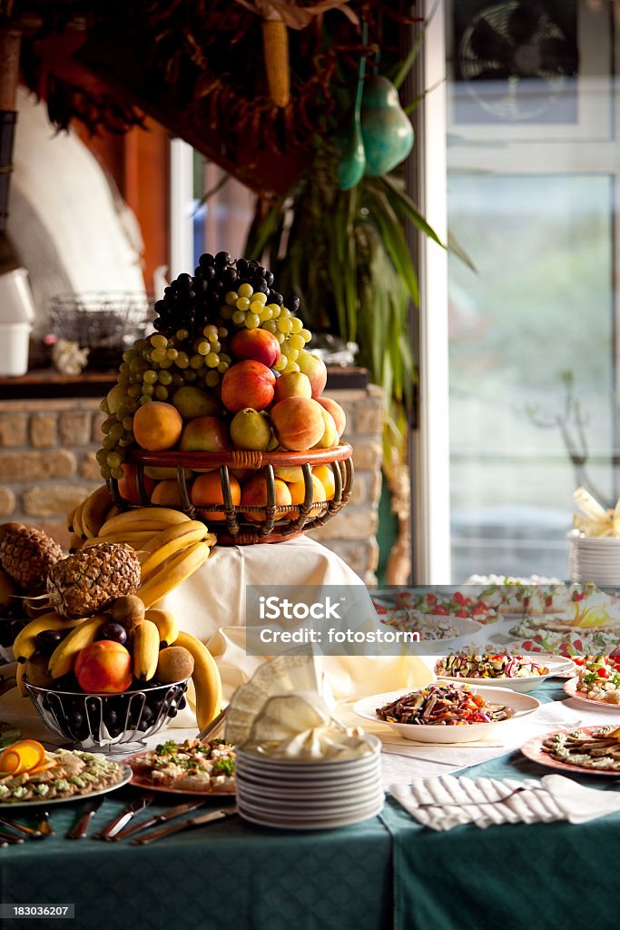 표 다양한 식품, 과일 이뤄보세요 반케트 대한 - 로열티 프리 결혼식 스톡 사진