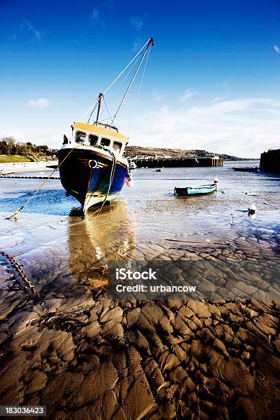 Fishing Лодка — стоковые фотографии и другие картинки Великобритания - Великобритания, Рыболовное судно, Траулер