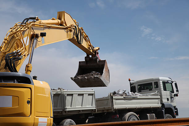 굴착기 및 배달차 - clear sky construction vehicle bulldozer commercial land vehicle 뉴스 사진 이미지