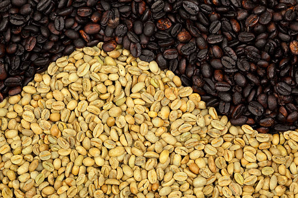 istock Pattern wave of green and black coffee grains. 183036710
