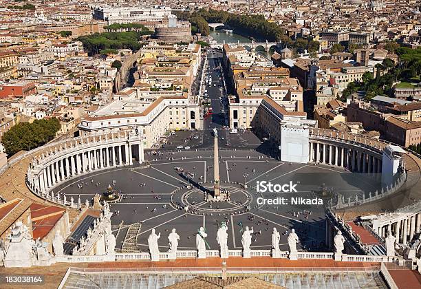 Praça Saint Peters Roma - Fotografias de stock e mais imagens de Vaticano - Vaticano, Arquitetura, Basílica de São Pedro