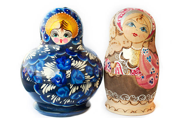 матрешки - doll russian nesting doll babushka two objects стоковые фото и изображения