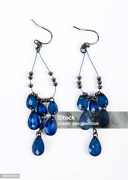 Schöne Blaue Kristall Und Perlen Ohrringe Stockfoto und mehr Bilder von Ohrring - Ohrring, Weißer Hintergrund, Freisteller – Neutraler Hintergrund