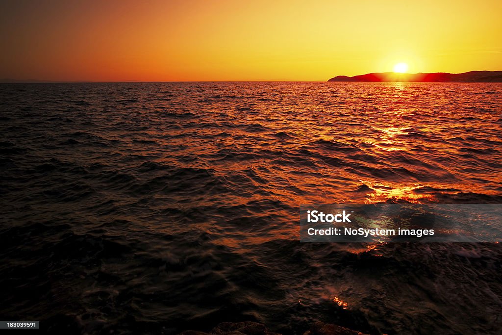 ロマンチックなレッドの夕日 - オレンジ色のロイヤリティフリーストックフォト