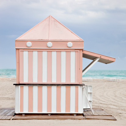 Pink Beach Kiosk photographed from the side.