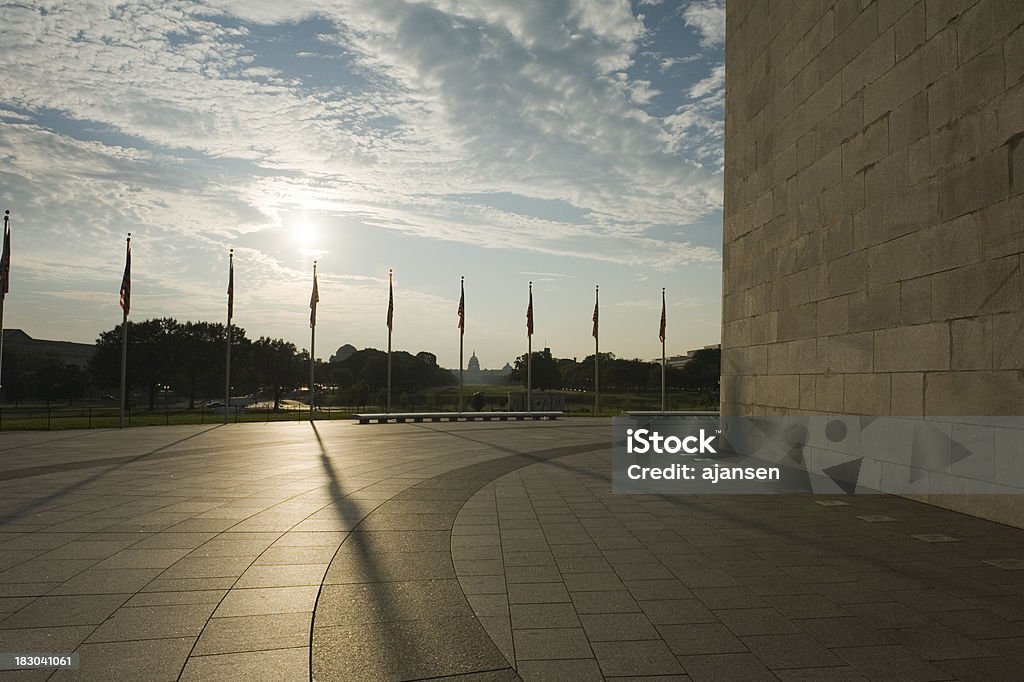 Capitol building vista do memorial de Washington - Foto de stock de As Américas royalty-free