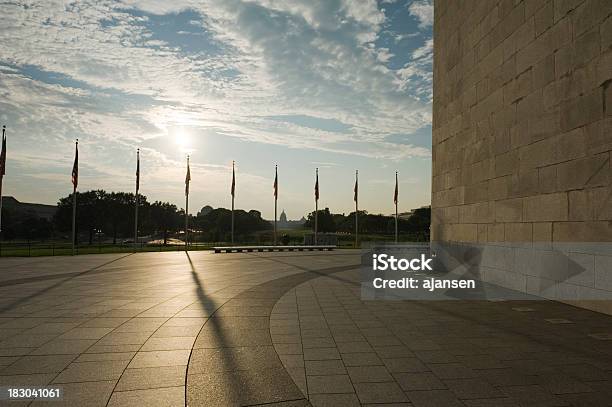 Foto de Capitol Building Vista Do Memorial De Washington e mais fotos de stock de As Américas - As Américas, Capitais internacionais, Capitol Hill