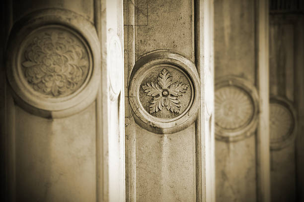 istock Floreons on Treviso's colonnade 183042643