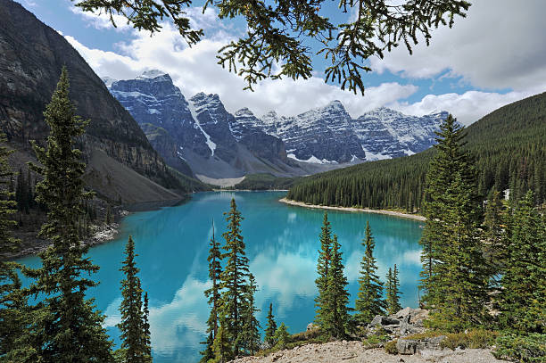 istock Canadian Rockies view 183043325