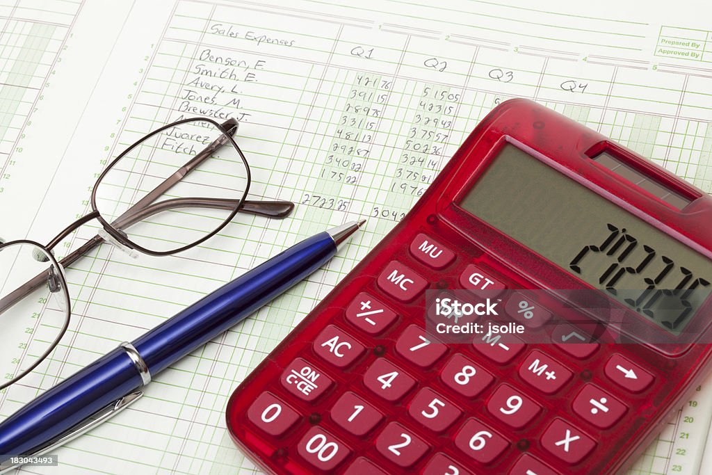 Livro com caneta e calculadora, óculos - Foto de stock de Azul royalty-free