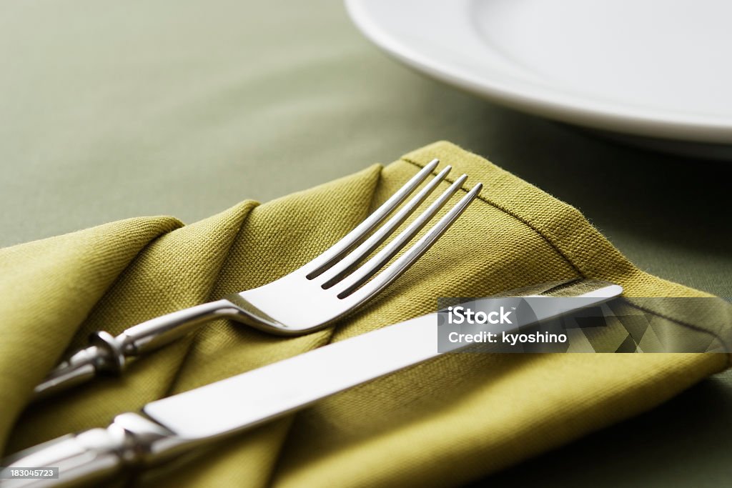 Крупным планом зеленый Сервировка стола - Стоковые фото Вилка роялти-фри