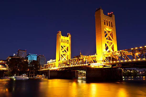 istock Sacramento River and Tower Bridge at late dusk 183046293