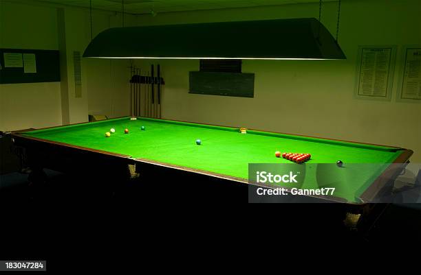 Photo libre de droit de Table De Snooker banque d'images et plus d'images libres de droit de Balle ou ballon - Balle ou ballon, Boule de snooker, Commencement