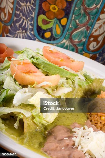 Foto de Frango Recheado Enchilatas e mais fotos de stock de Abacate - Abacate, Alface, Alimentação Saudável