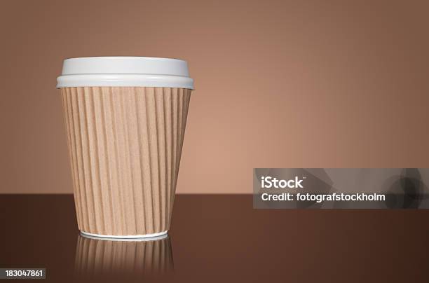 Copyspace テイクアウトのコーヒー - コーヒーのストックフォトや画像を多数ご用意 - コーヒー, 茶色背景, エスプレッソ