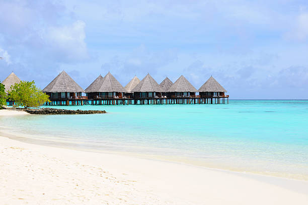 istock Overwater-Bungalows and the clear blue sea 183049196