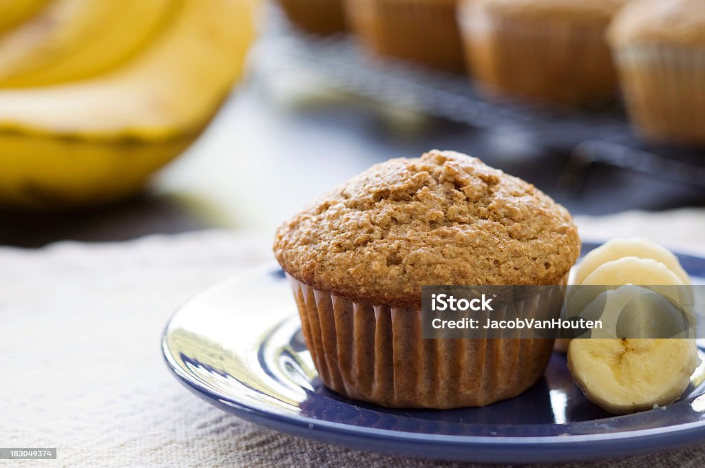 Banana Muffin alla crusca - Foto stock royalty-free di Muffin alla banana