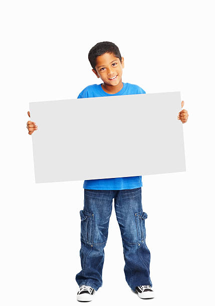 cuerpo completo de feliz child holding banner en blanco - black sign holding vertical fotografías e imágenes de stock