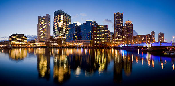 boston rowes wharf horizonte da cidade nos eua - rowes wharf - fotografias e filmes do acervo