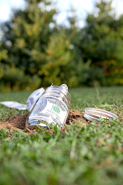 istock in the bank yard 183049673