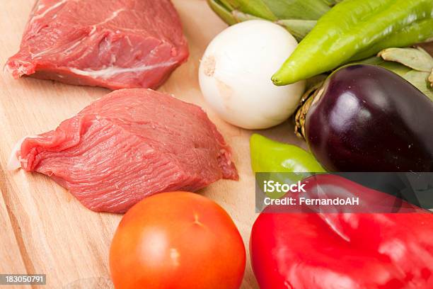각종 야채와 설로인 스테이크 A 잘라냄 표 0명에 대한 스톡 사진 및 기타 이미지 - 0명, 건강한 식생활, 고기