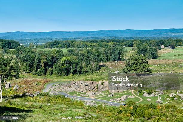 Devils Den No Campo De Batalha De Gettysburg Com Montanhas E Rolar Hills - Fotografias de stock e mais imagens de Parque Militar de Gettysburg