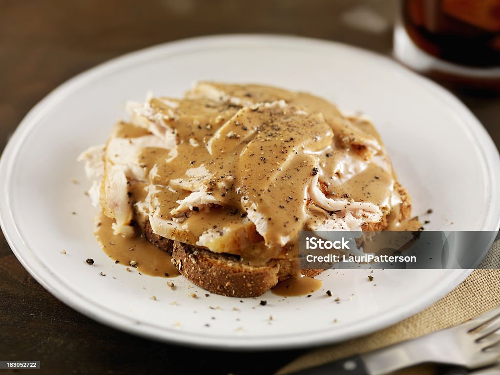 Rosto aberto Sanduíche de peru assado com molho - Foto de stock de Peru - Carne Branca royalty-free