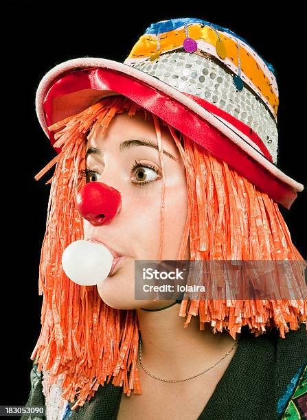 Photo libre de droit de Clown Et Bubblegum banque d'images et plus d'images libres de droit de Adulte - Adulte, Arts Culture et Spectacles, Bulle