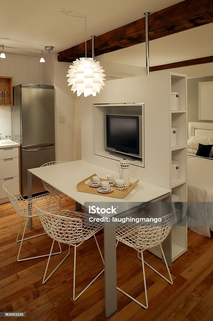 Moderno apartamento mobiliados - Foto de stock de Apartamento royalty-free