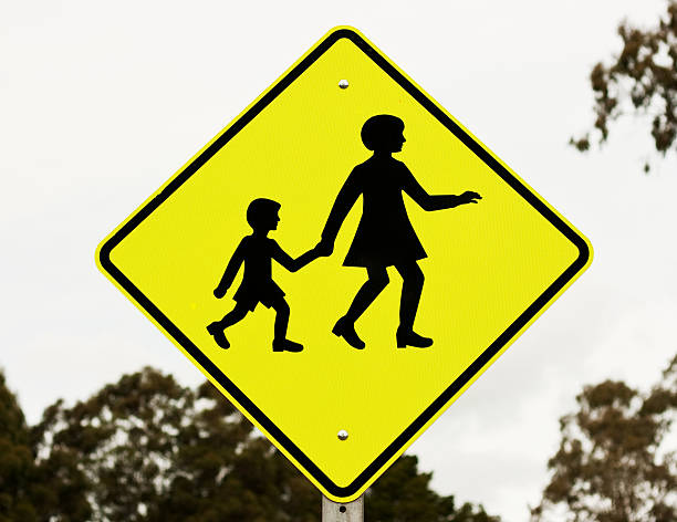istock Sign - Children Crossing 183053276