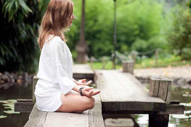 istock Yoga in nature 183054223