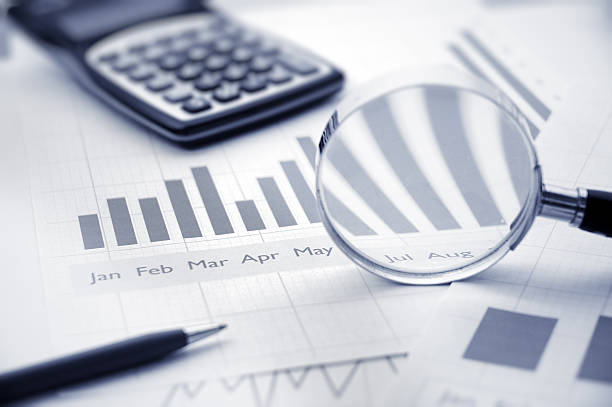 analisi - stock market data finance chart home finances foto e immagini stock