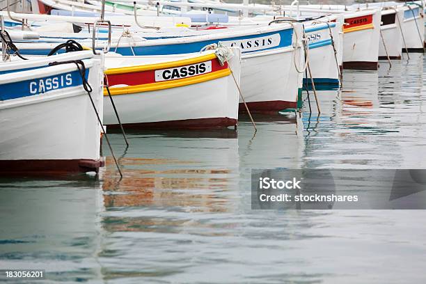 Barcos De Pesca Panel Foto de stock y más banco de imágenes de Cassis - Cassis, Aire libre, Amarillo - Color