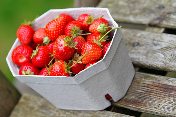 istock Punnet of Strawberries 183056306