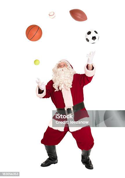 Photo libre de droit de Santa Jongler Avec Les Ballessports Series banque d'images et plus d'images libres de droit de Noël - Noël, Sport, Jongler