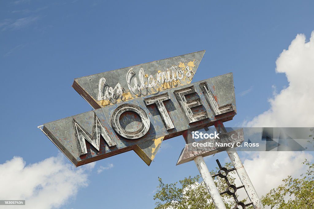 Abbandonato Insegna di Motel, Route 66, Grunge - Foto stock royalty-free di Abbandonato