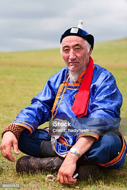 몽고 Man In National 의류에는 Naadam Festival 기간 동안 경관에 대한 스톡 사진 및 기타 이미지 - 경관, 남성, 남자