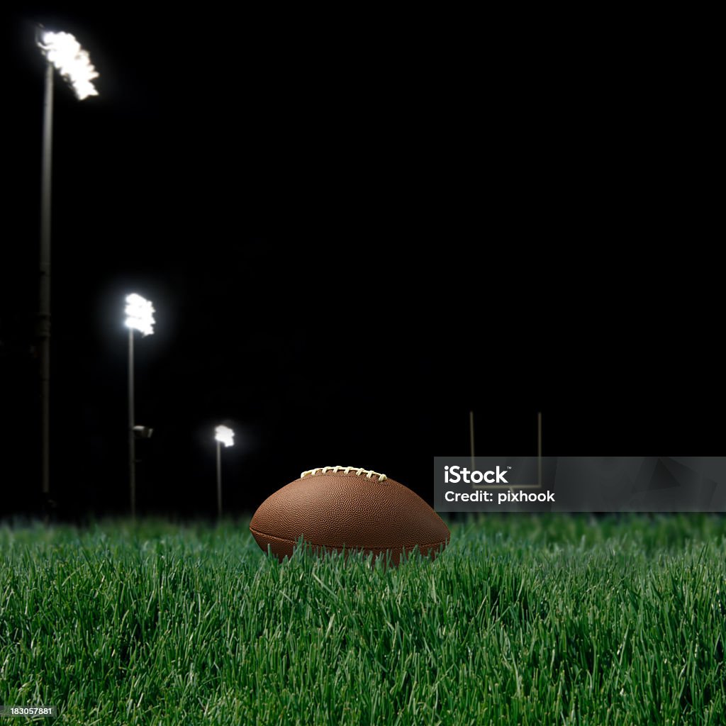 Noite de jogo - Royalty-free Bola de futebol americano - Bola Foto de stock