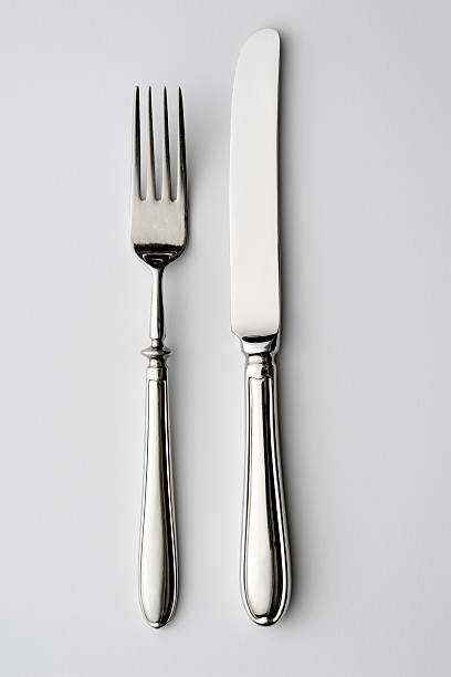 isolado filmagem de prata sobre fundo branco - fork silverware table knife silver imagens e fotografias de stock