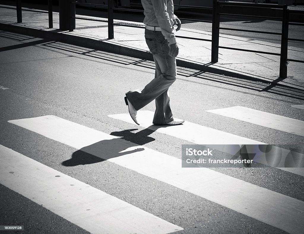 Peões a caminhar na Hora do rush crossing street - Royalty-free Alfalto Foto de stock