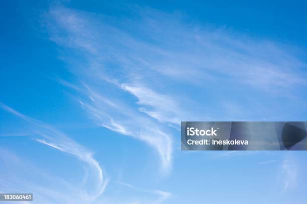 Formação De Nuvem - Fotografias de stock e mais imagens de Cirro-Estrato - Cirro-Estrato, Azul, Cirro