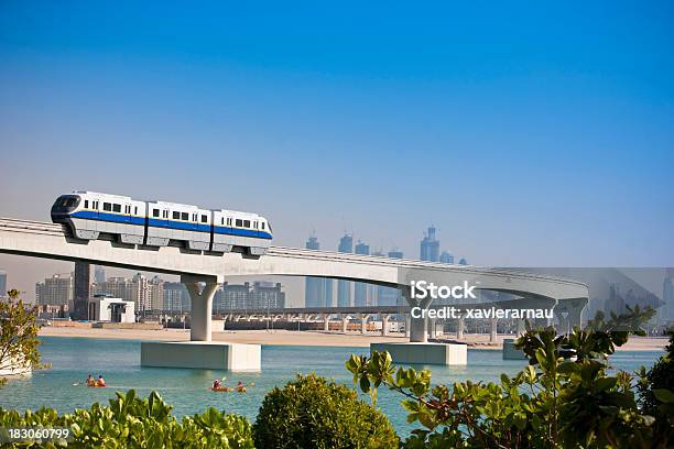 Futurista Dubai Foto de stock y más banco de imágenes de Monorraíl - Monorraíl, Palm Jumeirah, Agua