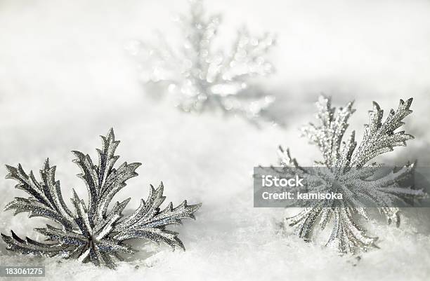 Snowflakes In 인공눈 겨울에 대한 스톡 사진 및 기타 이미지 - 겨울, 공휴일, 냉동된
