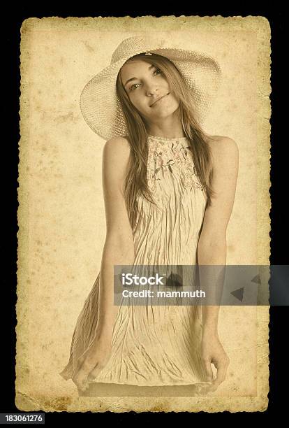 Foto de Vintage Foto De Uma Menina Em Trajes De Verão e mais fotos de stock de Adulto - Adulto, Antigo, Antiguidade